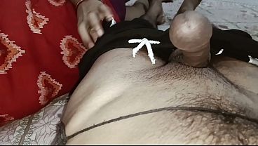 Desi Beauty Enjoys Intense Oral Pleasure with Facial Finish