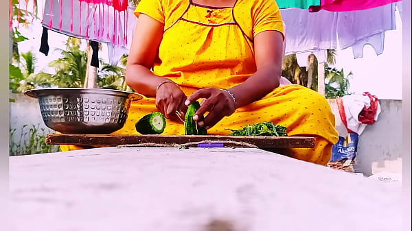 Desi Big Ass Maid Having Sex With House Owner