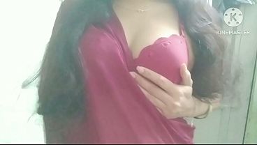 Desi Bur Chudai Solo Video: A Quiet Room, a Private Moment