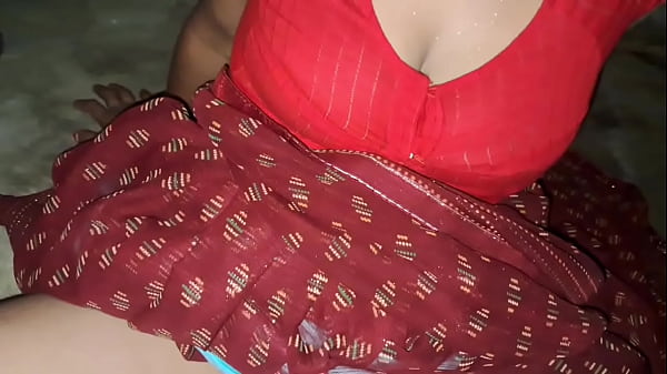 Hindi Woman Outdoors Sexual Activity