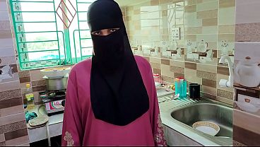 Husband Cheats with Housemaid While No One Is Home