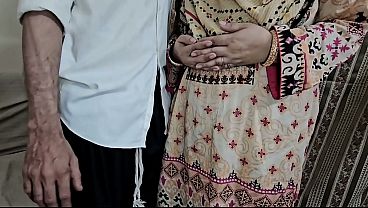 Indian Faqeerni Seeks Desi Man for Hairy Big Ass and Money